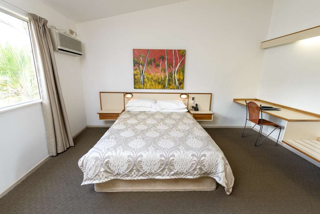 Wild Scotsman Motor Inn Gin Gin Qld Room photo